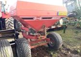 Rauch Kuhn MDS 921 op troley